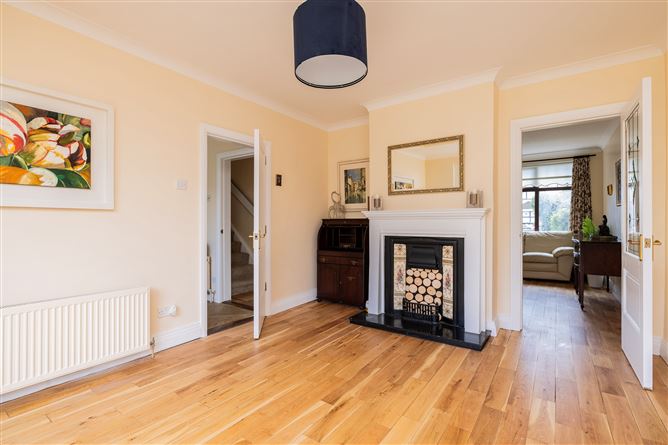 https://photos-a.propertyimages.ie/media/5/5/1/4958155/ce8b1c46-6aa6-4208-88ba-63d2303fc9b1_l.jpg