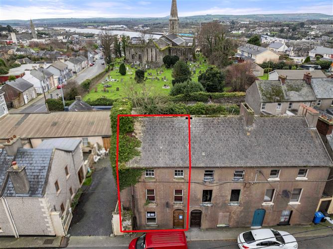16 Haughton Place, New Ross, Wexford