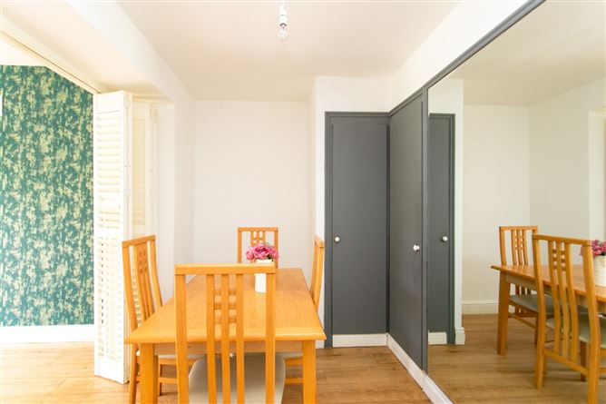 42 St Brigid's Park, Foxrock, Dublin 18