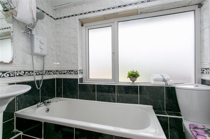 42 St Brigid's Park, Foxrock, Dublin 18