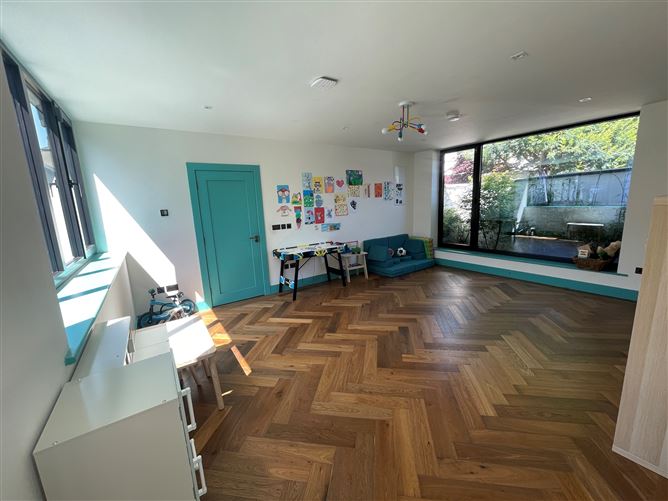 Bright and spacious luxury house in Dublin City centre,Vacation Rental in Dublin, Ireland