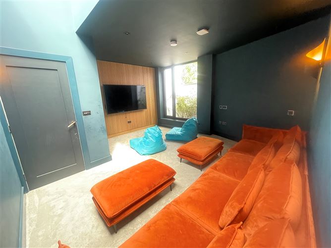 Bright and spacious luxury house in Dublin City centre,Vacation Rental in Dublin, Ireland