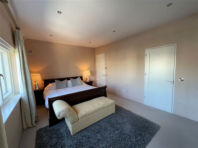 Bright and spacious luxury house in Dublin City centre,Vacation Rental in Dublin, Ireland