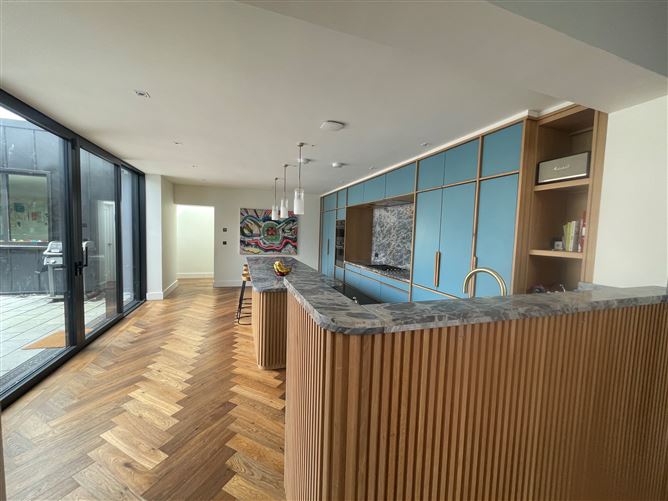 Bright and spacious luxury house in Dublin City centre,Vacation Rental in Dublin, Ireland