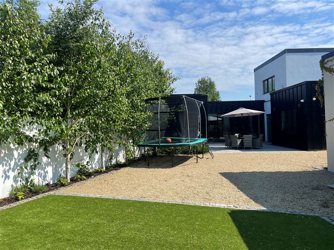 Bright and spacious luxury house in Dublin City centre,Vacation Rental in Dublin, Ireland