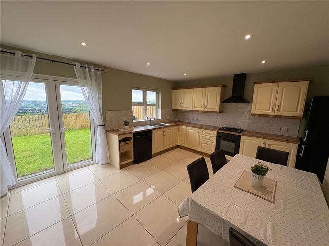 7 Orán Hill, Letterkenny, Donegal
