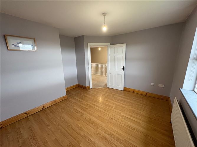 7 Orán Hill, Letterkenny, Donegal
