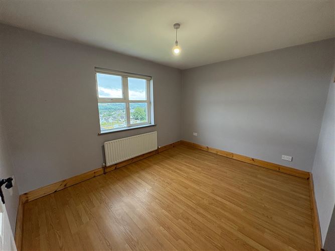 7 Orán Hill, Letterkenny, Donegal