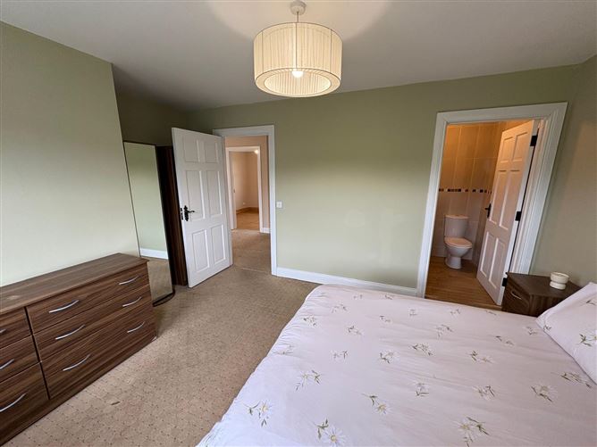 7 Orán Hill, Letterkenny, Donegal