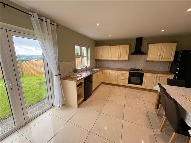 7 Orán Hill, Letterkenny, Donegal