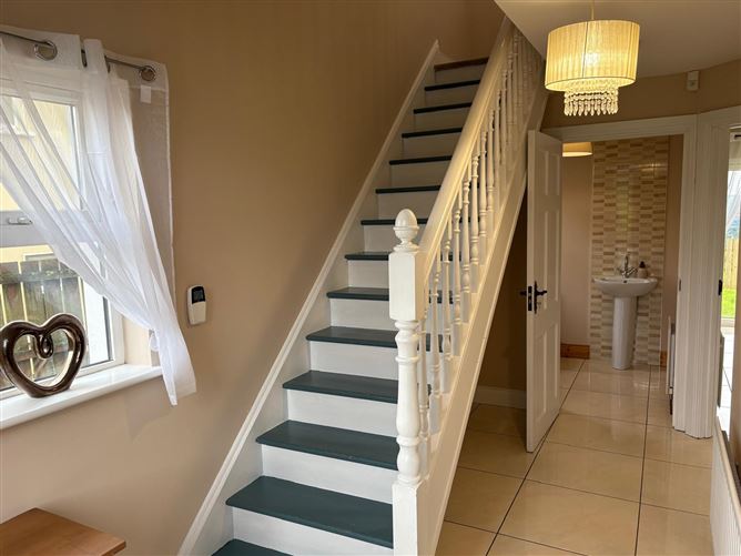 7 Orán Hill, Letterkenny, Donegal