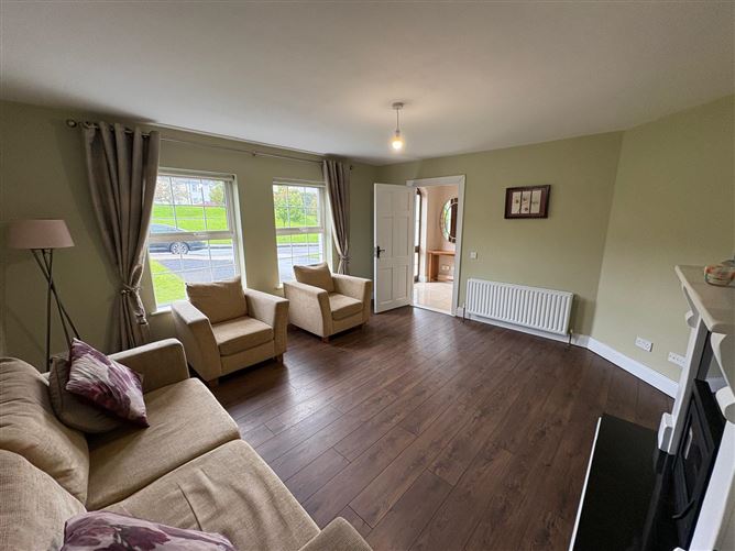7 Orán Hill, Letterkenny, Donegal