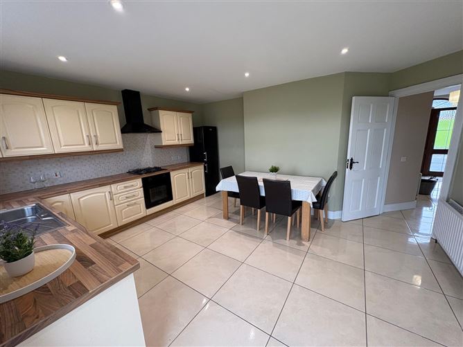7 Orán Hill, Letterkenny, Donegal