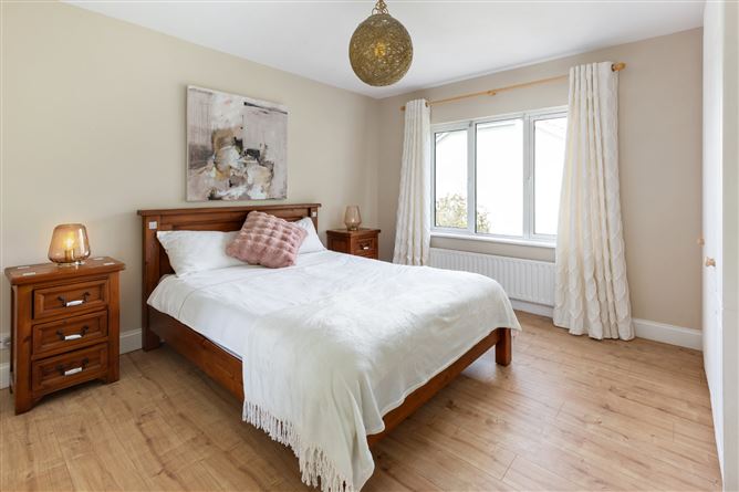 12 Chesterfield Grove, Castleknock, Dublin 15