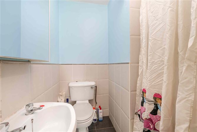 65, Block B, Aras na Cluaine, Clondalkin, Dublin 22, D22 R640