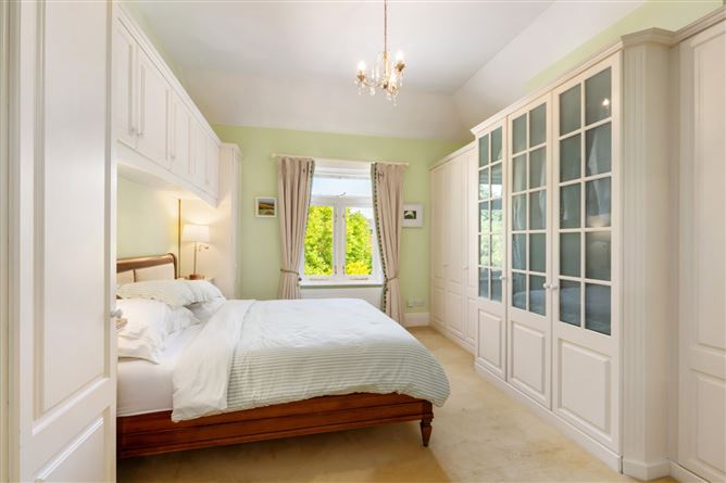 https://photos-a.propertyimages.ie/media/5/5/3/5003355/c57aaf1d-6a4f-46c7-9745-45f1d5d3160d_l.jpg