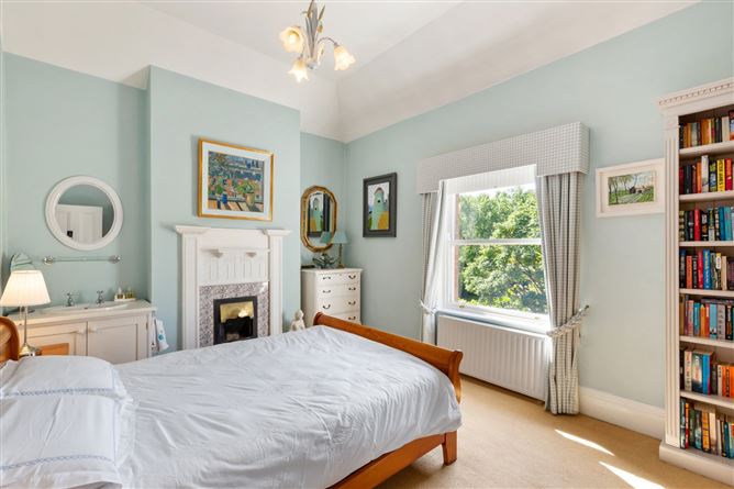 https://photos-a.propertyimages.ie/media/5/5/3/5003355/c57aaf1d-6a4f-46c7-9745-45f1d5d3160d_l.jpg