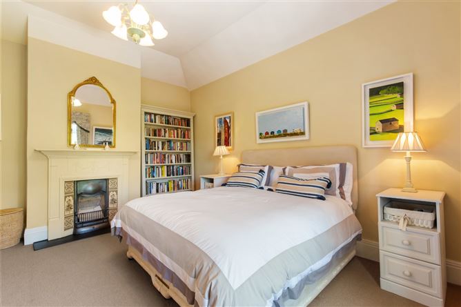 https://photos-a.propertyimages.ie/media/5/5/3/5003355/c57aaf1d-6a4f-46c7-9745-45f1d5d3160d_l.jpg