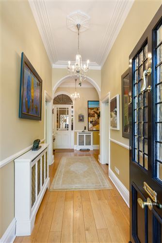 https://photos-a.propertyimages.ie/media/5/5/3/5003355/c57aaf1d-6a4f-46c7-9745-45f1d5d3160d_l.jpg