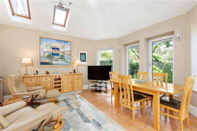 https://photos-a.propertyimages.ie/media/5/5/3/5003355/c57aaf1d-6a4f-46c7-9745-45f1d5d3160d_l.jpg
