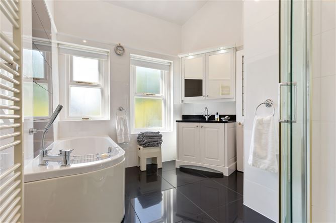 https://photos-a.propertyimages.ie/media/5/5/3/5003355/c57aaf1d-6a4f-46c7-9745-45f1d5d3160d_l.jpg