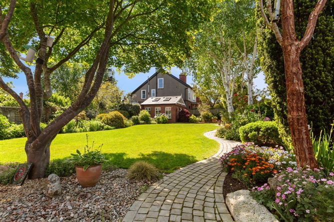 https://photos-a.propertyimages.ie/media/5/5/3/5003355/c57aaf1d-6a4f-46c7-9745-45f1d5d3160d_l.jpg