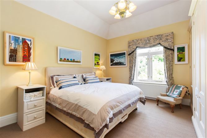 https://photos-a.propertyimages.ie/media/5/5/3/5003355/c57aaf1d-6a4f-46c7-9745-45f1d5d3160d_l.jpg
