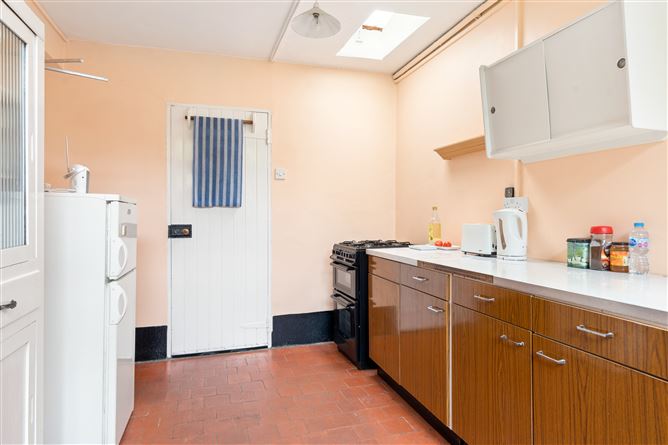 24 Lavarna Road, Terenure, Dublin 6W