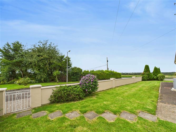 Finnoe Road, Borrisokane, Co. Tipperary
