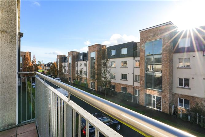 37 Eaton Green, Rathcoole, Co. Dublin