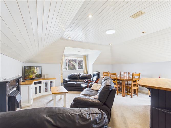 Photo 6 of 25 — 9 Dun Aoibhinn, Slievenamon Road, Thurles, Co. Tipperary