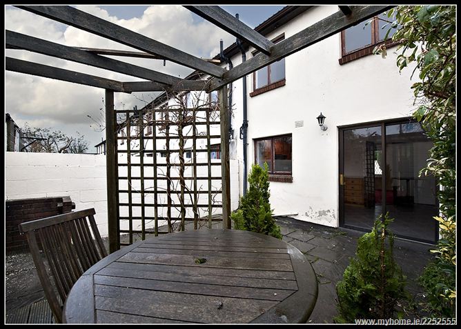 4 OAK VIEW, Santry,   Dublin 9