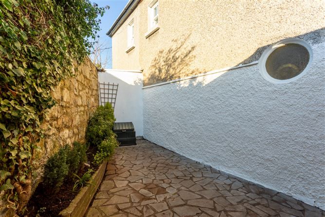2 Springhill Cottages, Deansgrange Road, Blackrock, Dublin County