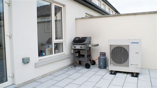37 CASTLEWELLAN PARK, Celbridge, Kildare