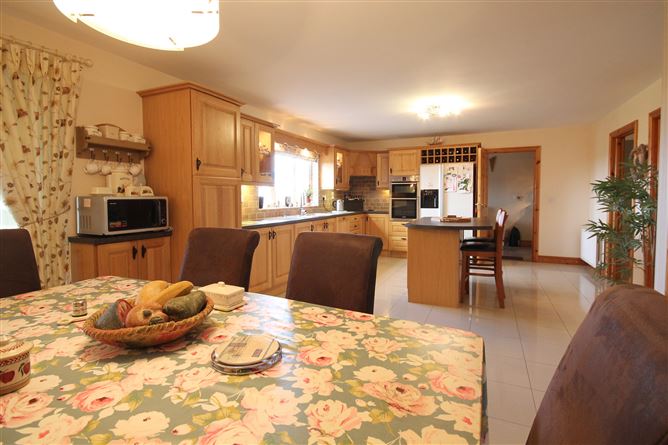 3 Lisnahederna, Virginia, Co. Cavan