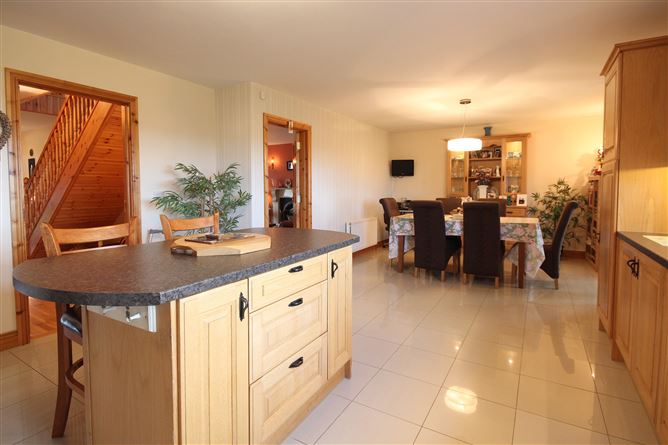 3 Lisnahederna, Virginia, Co. Cavan