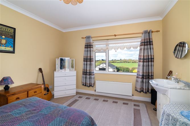 Kellysgrove, Clontuskert, Ballinasloe, Co. Galway