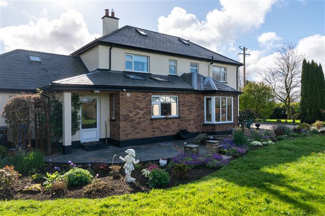 Kellysgrove, Clontuskert, Ballinasloe, Co. Galway