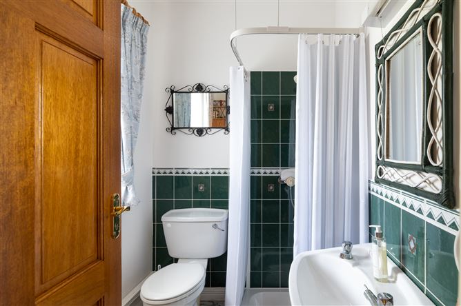 Kellysgrove, Clontuskert, Ballinasloe, Co. Galway