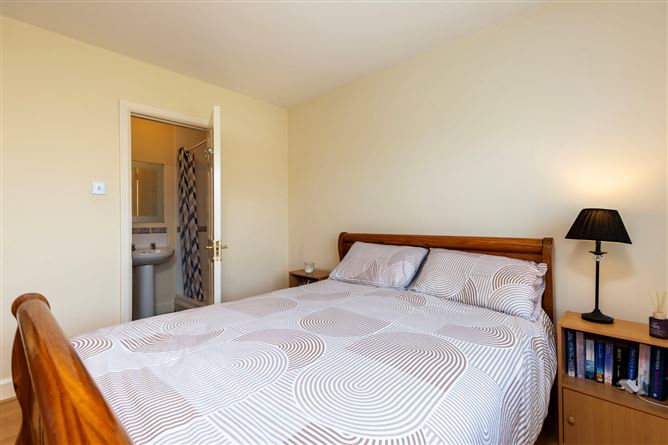 8 Castle Gardens, St Helen's, Rosslare, Co. Wexford