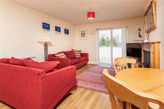 8 Castle Gardens, St Helen's, Rosslare, Co. Wexford