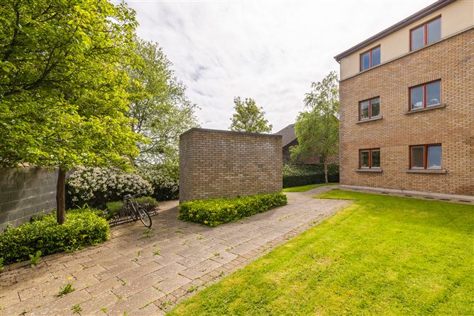 1F Belarmine Drive, Stepaside, Dublin 18