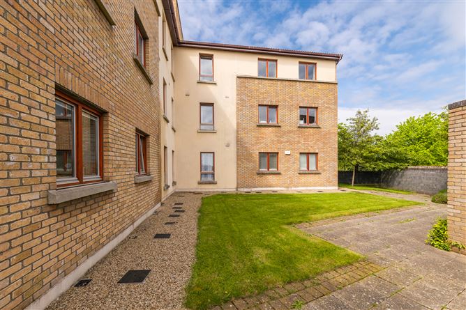 1F Belarmine Drive, Stepaside, Dublin 18