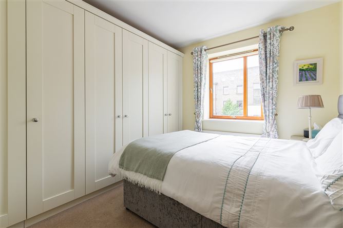 1F Belarmine Drive, Stepaside, Dublin 18