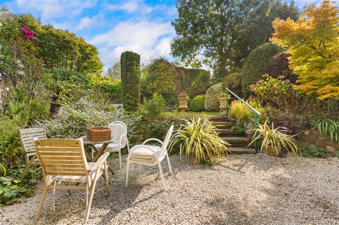 27 Belgrave Square East, Monkstown, Co. Dublin