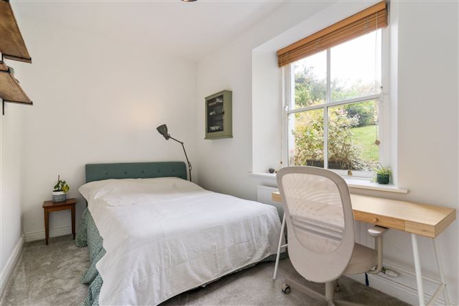 27 Belgrave Square East, Monkstown, Co. Dublin