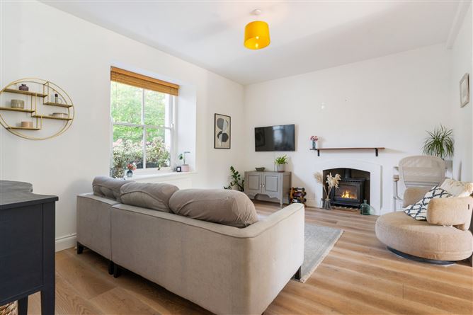 27 Belgrave Square East, Monkstown, Co. Dublin