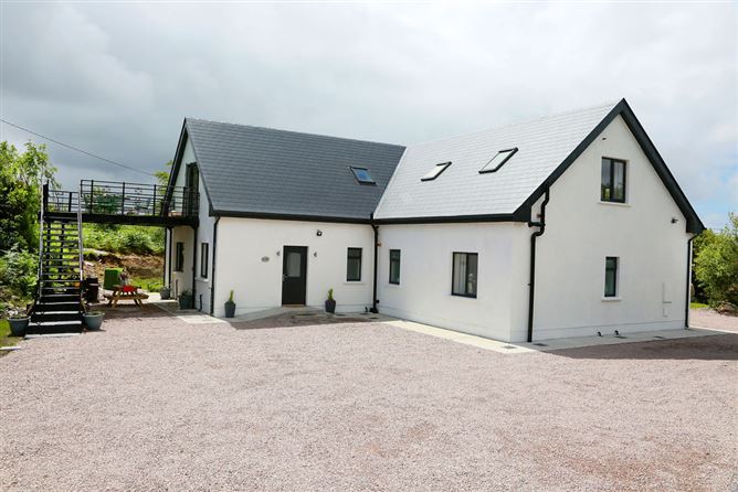 Luxury 6 bedroom Spiddal Villa,Seanaghurrain 