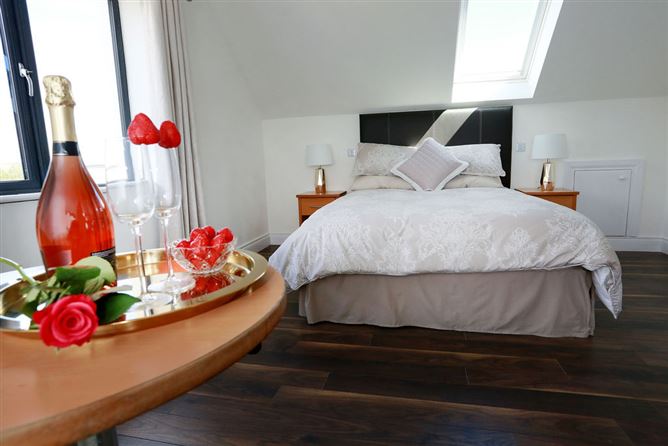 Luxury 6 bedroom Spiddal Villa,Seanaghurrain 