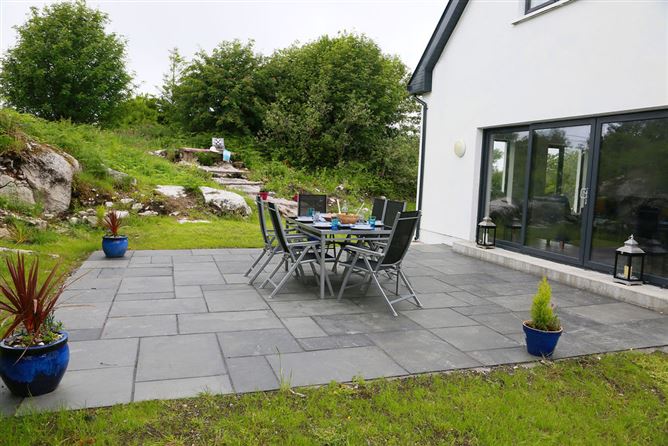 Luxury 6 bedroom Spiddal Villa,Seanaghurrain 